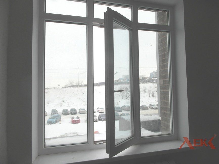 Окно из профиля ПВХ Rehau с энергосберегающими стеклопакетами,квартира